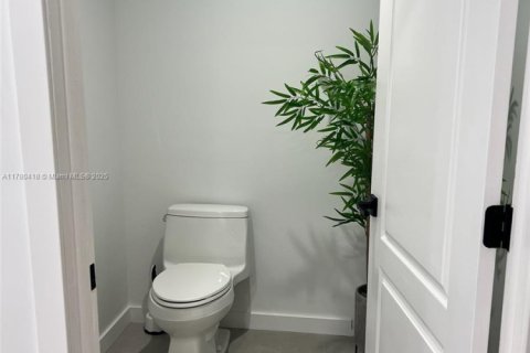Condo in Doral, Florida, 3 bedrooms  № 1865256 - photo 16