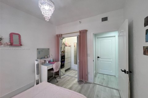 Condo in Doral, Florida, 3 bedrooms  № 1865256 - photo 26