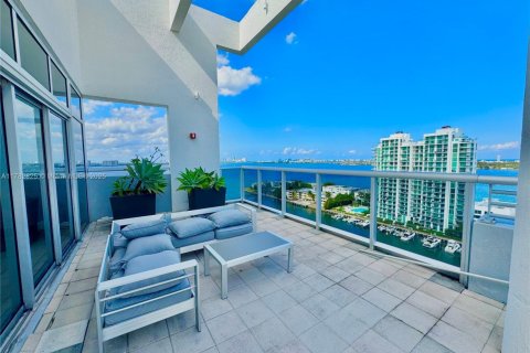 Condo in North Bay Village, Florida, 2 bedrooms  № 1869908 - photo 27
