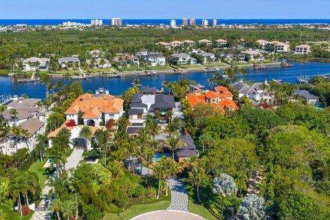 Villa ou maison à vendre à Palm Beach Gardens, Floride: 6 chambres, 1303.23 m2 № 2146298 - photo 13