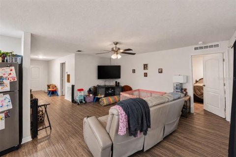 Villa ou maison à vendre à DeLand, Floride: 3 chambres, 127.55 m2 № 2347453 - photo 4