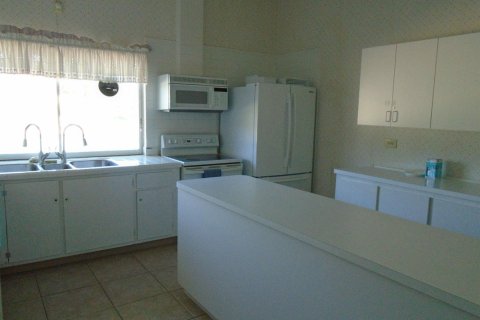 Condominio en venta en Palm Springs, Florida, 2 dormitorios, 80.36 m2 № 1080445 - foto 1