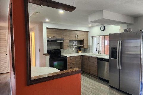 House in Holiday, Florida 2 bedrooms, 104.79 sq.m. № 1820502 - photo 4