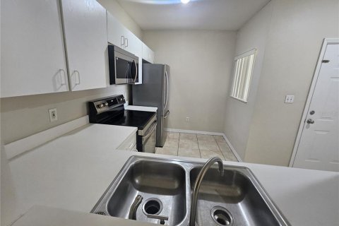 Condo in Orlando, Florida, 3 bedrooms  № 2275557 - photo 11