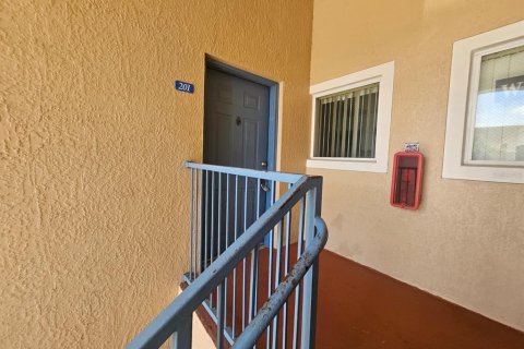 Condo in Orlando, Florida, 3 bedrooms  № 2275557 - photo 3
