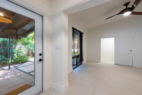 Casa en alquiler en Biscayne Park, Florida, 3 dormitorios, 172.8 m2 № 1955982 - foto 17