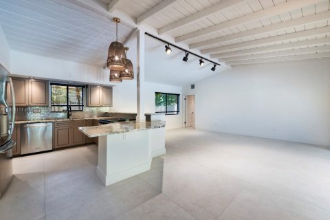 Casa en alquiler en Biscayne Park, Florida, 3 dormitorios, 172.8 m2 № 1955982 - foto 11