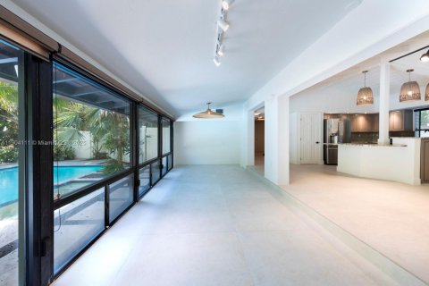 Casa en alquiler en Biscayne Park, Florida, 3 dormitorios, 172.8 m2 № 1955982 - foto 7