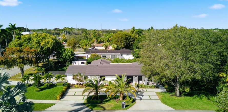 Casa en Palmetto Bay, Florida 4 dormitorios, 205.31 m2 № 2003359