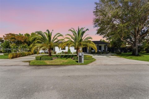 Casa en venta en Palmetto Bay, Florida, 4 dormitorios, 205.31 m2 № 2003359 - foto 3