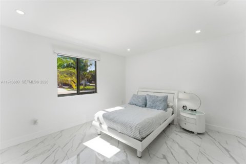 Casa en venta en Palmetto Bay, Florida, 4 dormitorios, 205.31 m2 № 2003359 - foto 24