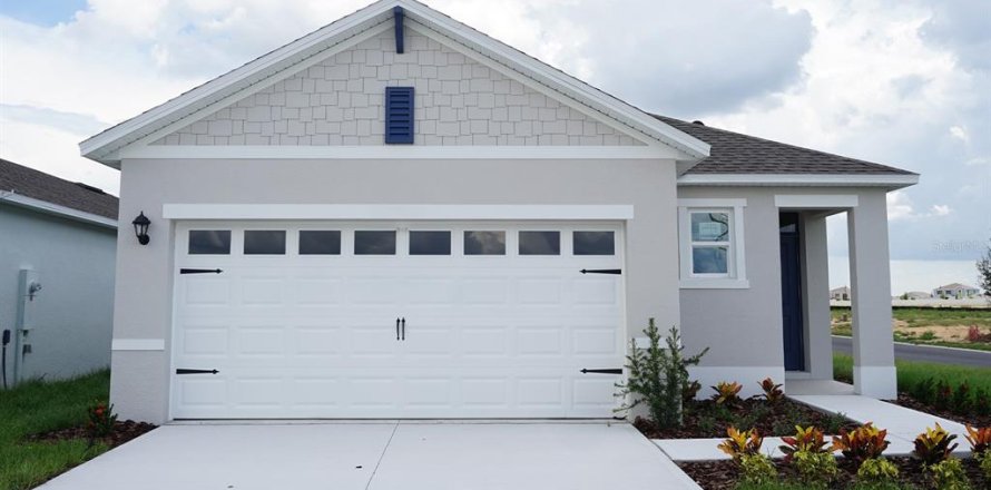 House in Winter Haven, Florida 3 bedrooms, 139.73 sq.m. № 2113657