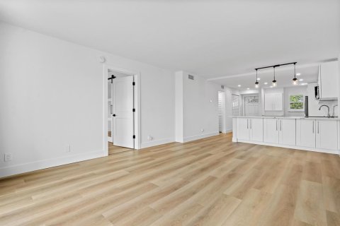 Condo in Boca Raton, Florida, 2 bedrooms № 2246000 - photo 7