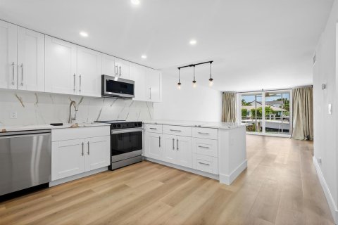 Condo in Boca Raton, Florida, 2 bedrooms № 2246000