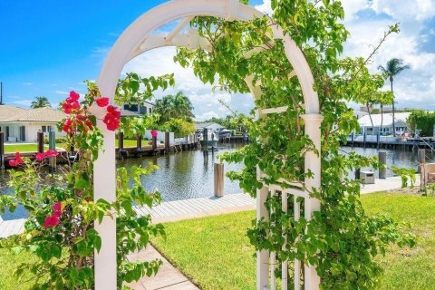 Condo in Boca Raton, Florida, 2 bedrooms № 2246000 - photo 28