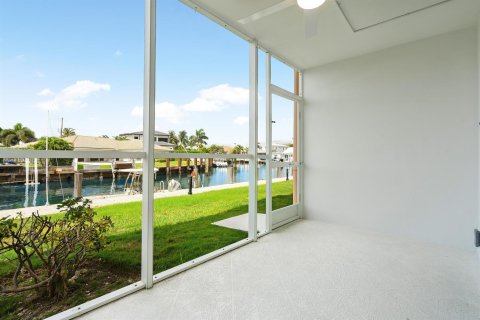 Condo in Boca Raton, Florida, 2 bedrooms № 2246000 - photo 25