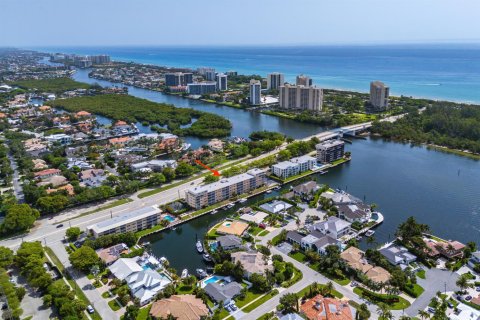 Condo in Boca Raton, Florida, 2 bedrooms № 2246000 - photo 30