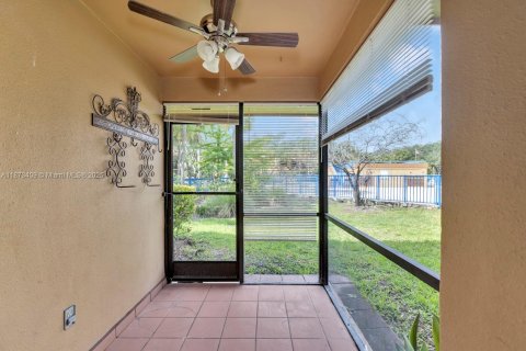 Condo in Miami Lakes, Florida, 1 bedroom  № 1925668 - photo 20