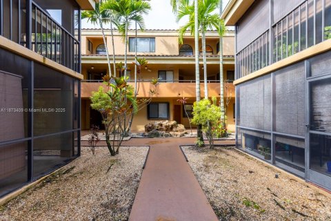 Condo in Miami Lakes, Florida, 1 bedroom  № 1925668 - photo 22