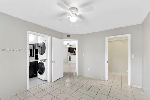 Condo in Miami Lakes, Florida, 1 bedroom  № 1925668 - photo 15