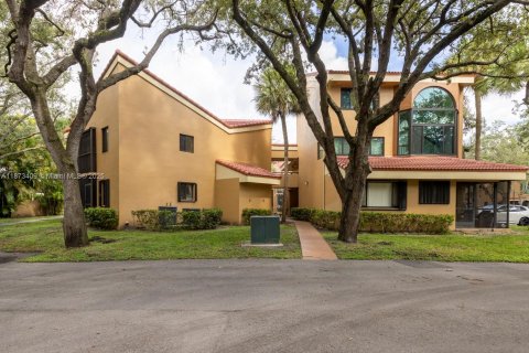 Condo in Miami Lakes, Florida, 1 bedroom  № 1925668 - photo 26