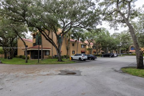 Condo in Miami Lakes, Florida, 1 bedroom  № 1925668 - photo 25