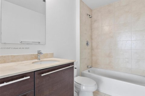Copropriété à louer à Miami, Floride: 2 chambres, 100.71 m2 № 1967274 - photo 6