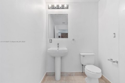 Copropriété à louer à Miami, Floride: 2 chambres, 100.71 m2 № 1967274 - photo 10