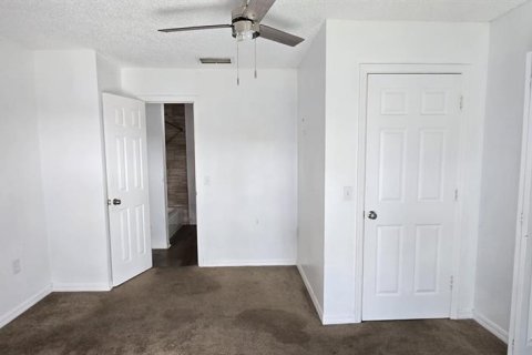 Apartment in Kissimmee, Florida 2 bedrooms, 120.77 sq.m. № 2107000 - photo 12