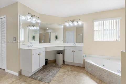 Villa ou maison à vendre à Sunrise, Floride: 5 chambres, 337.51 m2 № 1830720 - photo 25