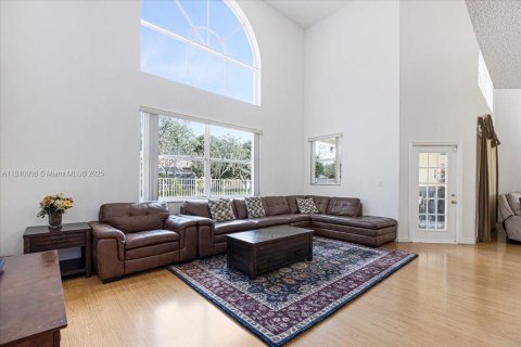 Villa ou maison à vendre à Sunrise, Floride: 5 chambres, 337.51 m2 № 1830720 - photo 15