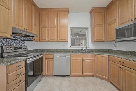 Купить таунхаус в Паркленд, Флорида 2 спальни, 146.97м2, № 2009190 - фото 11