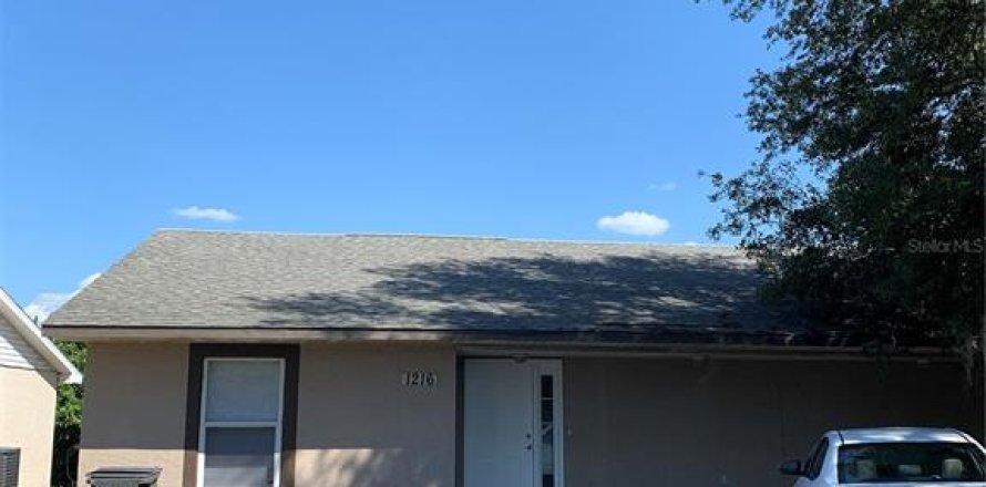 Commercial property in Lakeland, Florida 6 bedrooms, 211.07 sq.m. № 2316848