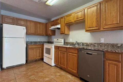 Commercial property in Lakeland, Florida 6 bedrooms, 211.07 sq.m. № 2316848 - photo 28