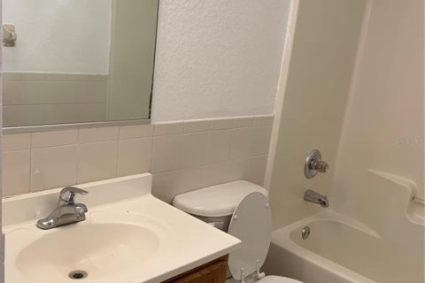 Commercial property in Lakeland, Florida 6 bedrooms, 211.07 sq.m. № 2316848 - photo 9