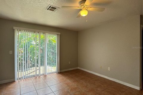 Commercial property in Lakeland, Florida 6 bedrooms, 211.07 sq.m. № 2316848 - photo 30