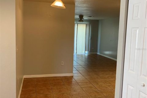 Commercial property in Lakeland, Florida 6 bedrooms, 211.07 sq.m. № 2316848 - photo 2