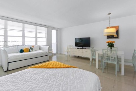 Copropriété à louer à Miami Beach, Floride: 49.24 m2 № 1937543 - photo 18