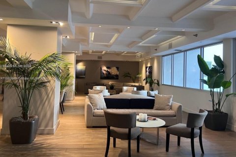 Condominio en alquiler en Miami Beach, Florida, 49.24 m2 № 1937543 - foto 17