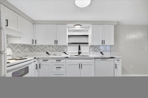 Villa ou maison à vendre à Port Richey, Floride: 3 chambres, 117.15 m2 № 1855872 - photo 7