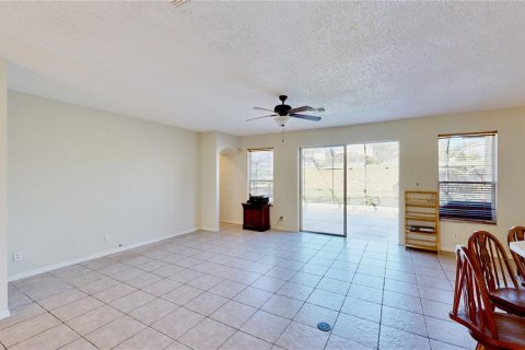 Casa en venta en Kissimmee, Florida, 7 dormitorios, 334.36 m2 № 1761915 - foto 9