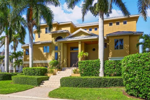 House in Bradenton, Florida 4 bedrooms, 434.97 sq.m. № 2101726