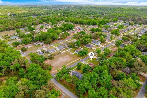 House in Lady Lake, Florida 3 bedrooms, 141.86 sq.m. № 1613745 - photo 18