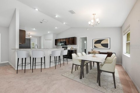 House in Lady Lake, Florida 3 bedrooms, 141.86 sq.m. № 1613745 - photo 4