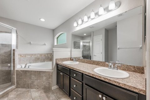 House in Lady Lake, Florida 3 bedrooms, 141.86 sq.m. № 1613745 - photo 9