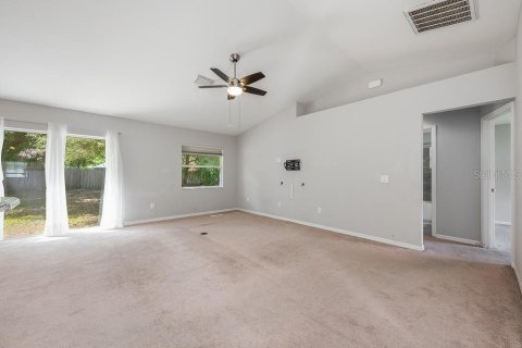 House in Lady Lake, Florida 3 bedrooms, 141.86 sq.m. № 1613745 - photo 20