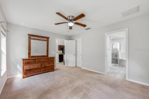 House in Lady Lake, Florida 3 bedrooms, 141.86 sq.m. № 1613745 - photo 23