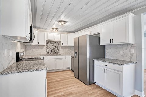 Villa ou maison à vendre à Lakeland, Floride: 3 chambres, 133.78 m2 № 2438366 - photo 3