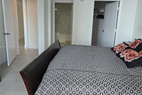 Condominio en venta en Aventura, Florida, 2 dormitorios, 155.15 m2 № 2047407 - foto 17