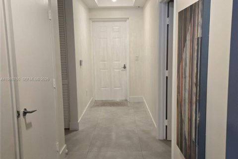 Condominio en venta en Aventura, Florida, 2 dormitorios, 155.15 m2 № 2047407 - foto 4